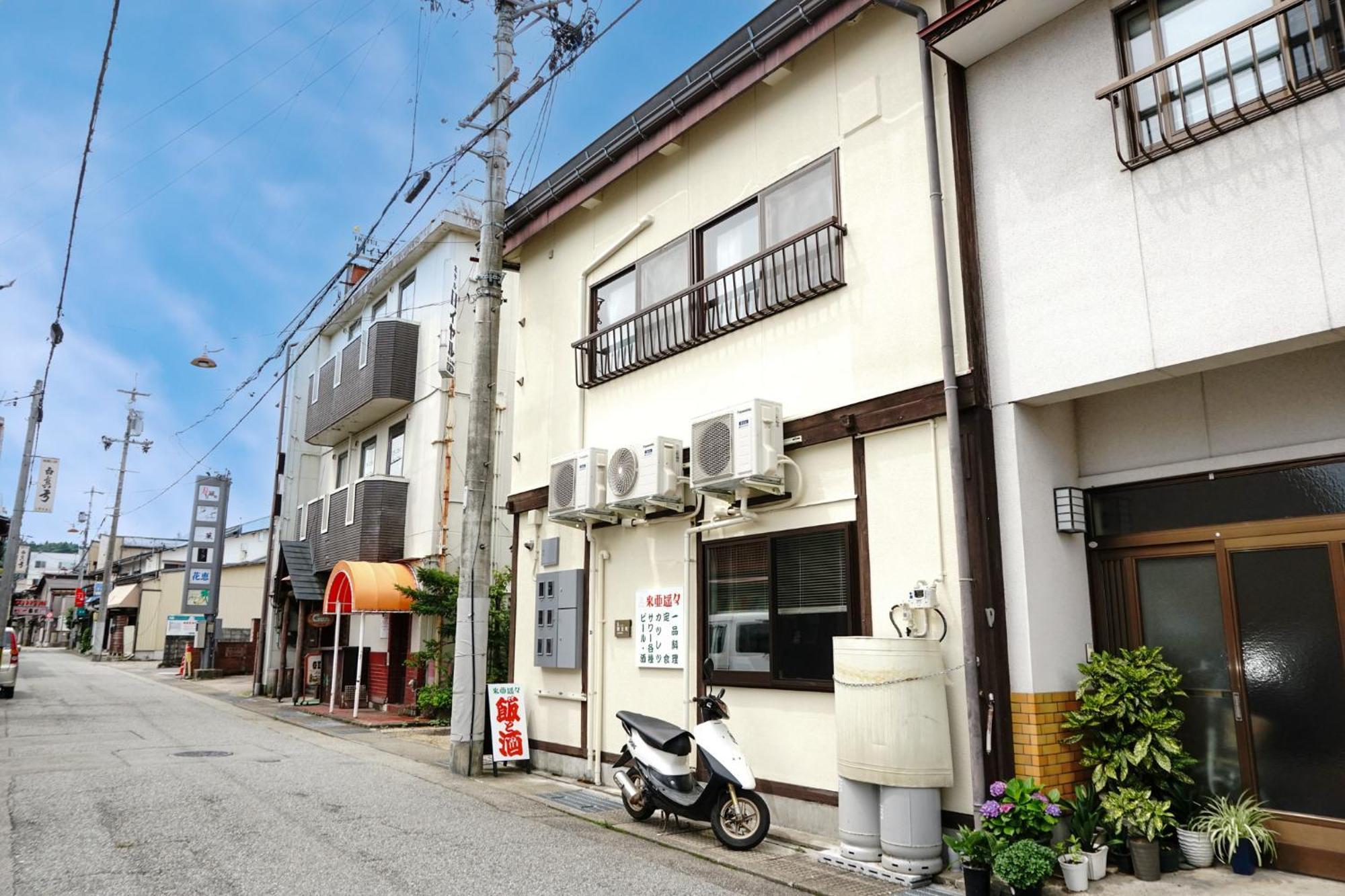 Oyado Haluball Takayama  Bagian luar foto